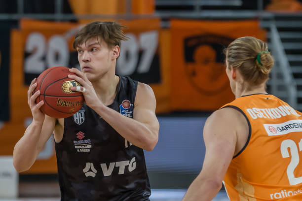 战术会更加 战术会更加